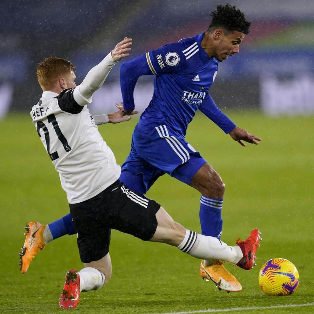 レスター・シティFCさんのインスタグラム写真 - (レスター・シティFCInstagram)「A big second-half needed from the Foxes.  #LeiFul • #lcfc • #PL」12月1日 3時37分 - lcfc