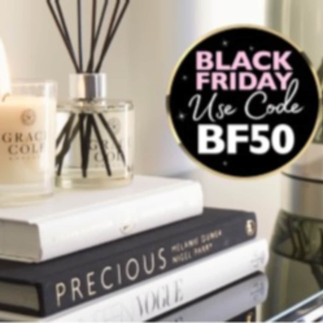 Grace Coleのインスタグラム：「Great news.... @gracecole are extending our Black Friday offers for an extra 24 hours.  Don't miss out and get your luxury Christmas gifts whilst stocks last.  Up to 50% discount on selected gift sets .  Link in Bio   Ends at midnight on 1st December #blackfriday #blackfridaydeals #offerextended #discounts #gifts #beautygifts #giftsets #christmasgifts #BF25 #BF50 #homefragrance #candles #diffusers」