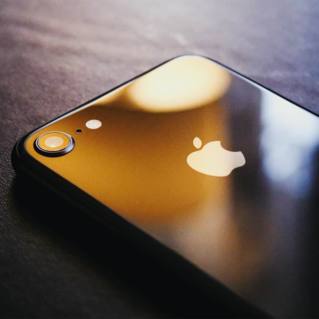HYPEBEASTさんのインスタグラム写真 - (HYPEBEASTInstagram)「#hypebeasttech: @apple has been fined $12 Million USD over claims about the iPhone's water resistance. Reports have stated that Apple misled consumers in two ways. Firstly, in promotional materials and on its site, Apple claims the iPhone 8 through iPhone 11 models are water-resistant between one and four meter-depths for up to 30 minutes. However, the regulator states that these claims were formulated under lab conditions using still, pure water and did not hold up under real-life conditions. Secondly, Apple’s warranty terms also voided coverage for water-damaged phones and the company did not repair phones that had water damage. Click the link in bio for more info.⁠ Photo: Omar Al-Ghossen」12月1日 4時40分 - hypebeast