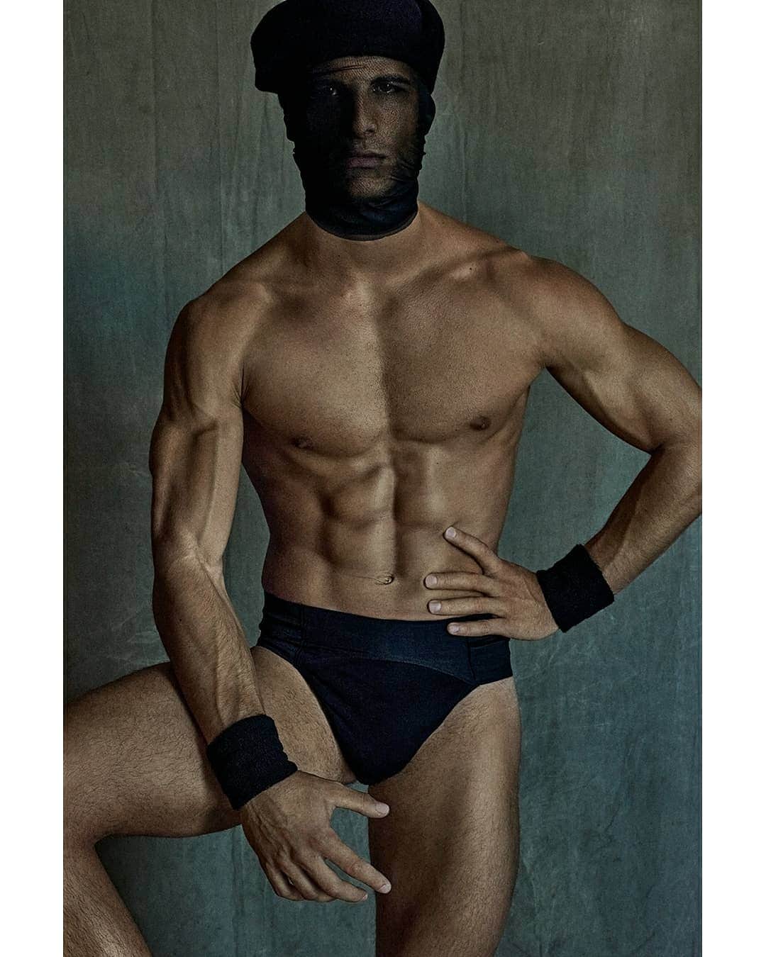マリオ・テスティーノのインスタグラム：「SIMONE MEMOLI, ITALY #2020  #MarioTestino」