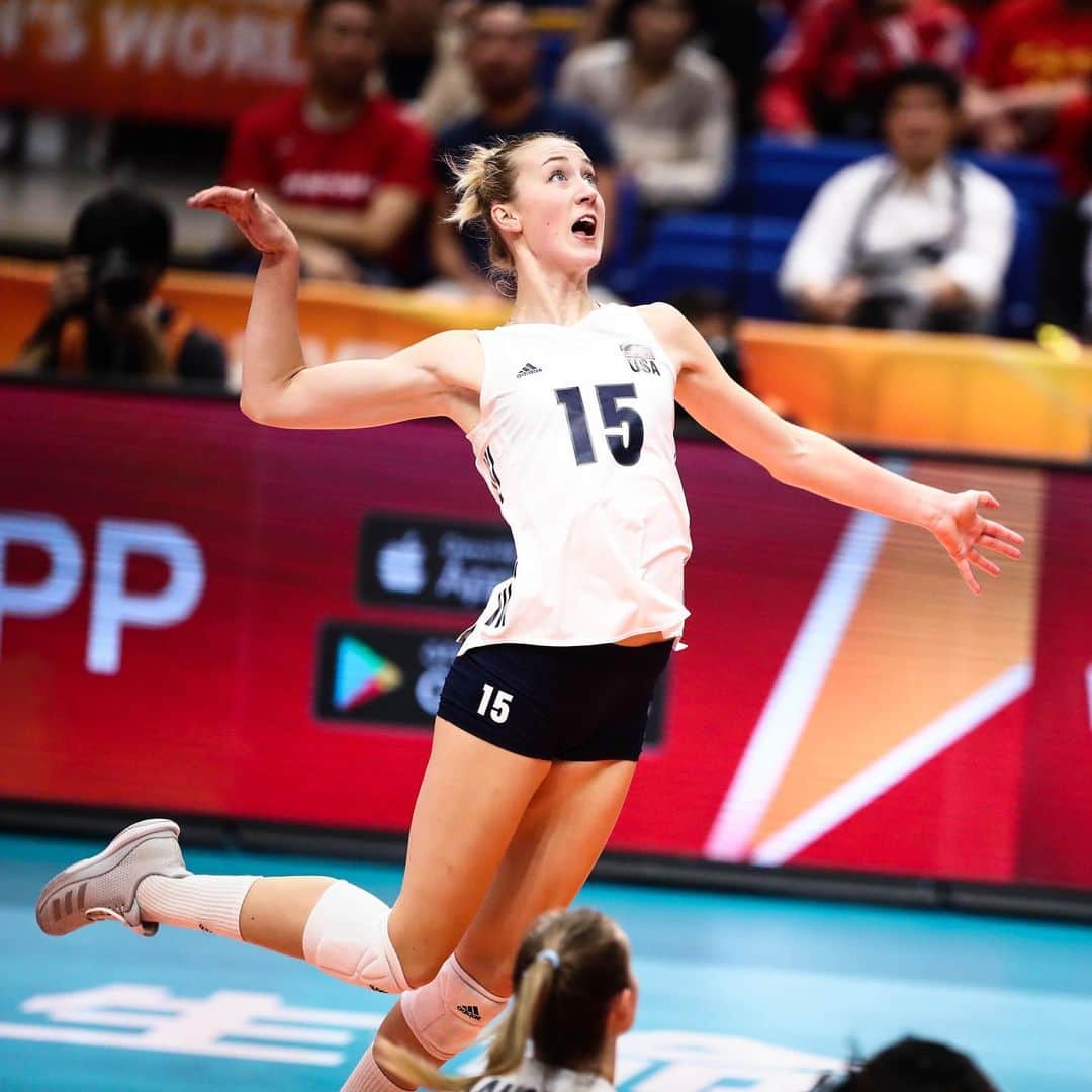 USA Volleyballさんのインスタグラム写真 - (USA VolleyballInstagram)「Happy birthday @kimjayehill! 🥳 Wishing you a great club season in Italy with @imocovolley! 🇮🇹  Swipe >>> for some fun highlights from last year’s FIVB World Cup! 🤩  📹 @volleyballworld」12月1日 4時49分 - usavolleyball
