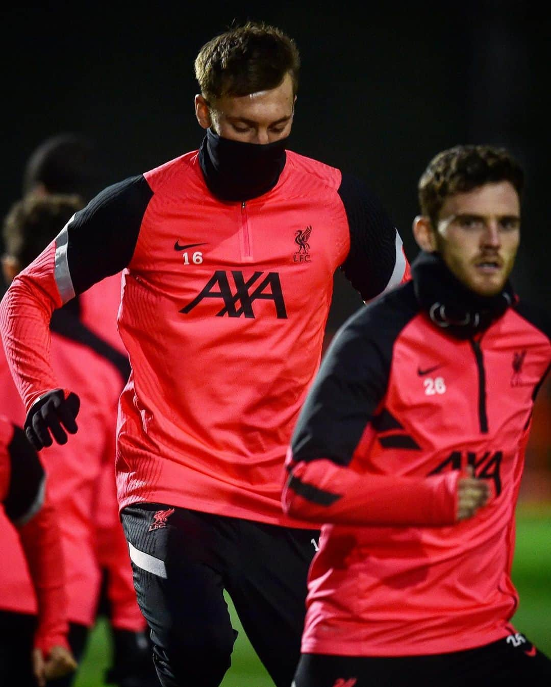 リヴァプールFCさんのインスタグラム写真 - (リヴァプールFCInstagram)「Final session ✔️ Big @championsleague game tomorrow. Score predictions, Reds?? 🧐 #UCL #ChampionsLeague #LFC #LiverpoolFC」12月1日 5時21分 - liverpoolfc