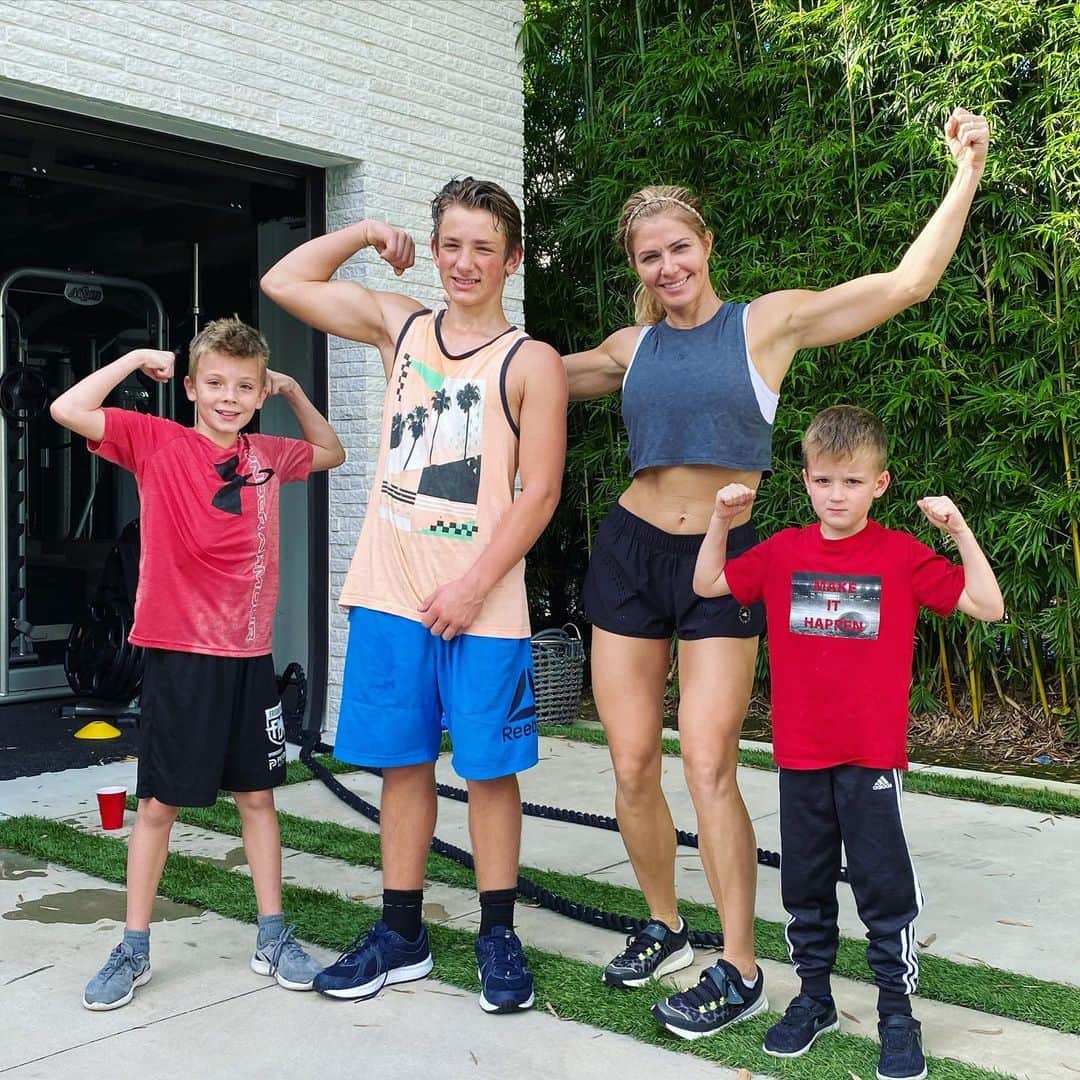 トリー・ウィルソンのインスタグラム：「. We got a workout in with Aunt Torrie & the Wilson Nephews!💪🏽💪🏽💪🏽 . They got that Wilson heart to keep pushing & it’s so cute.❤️ .」