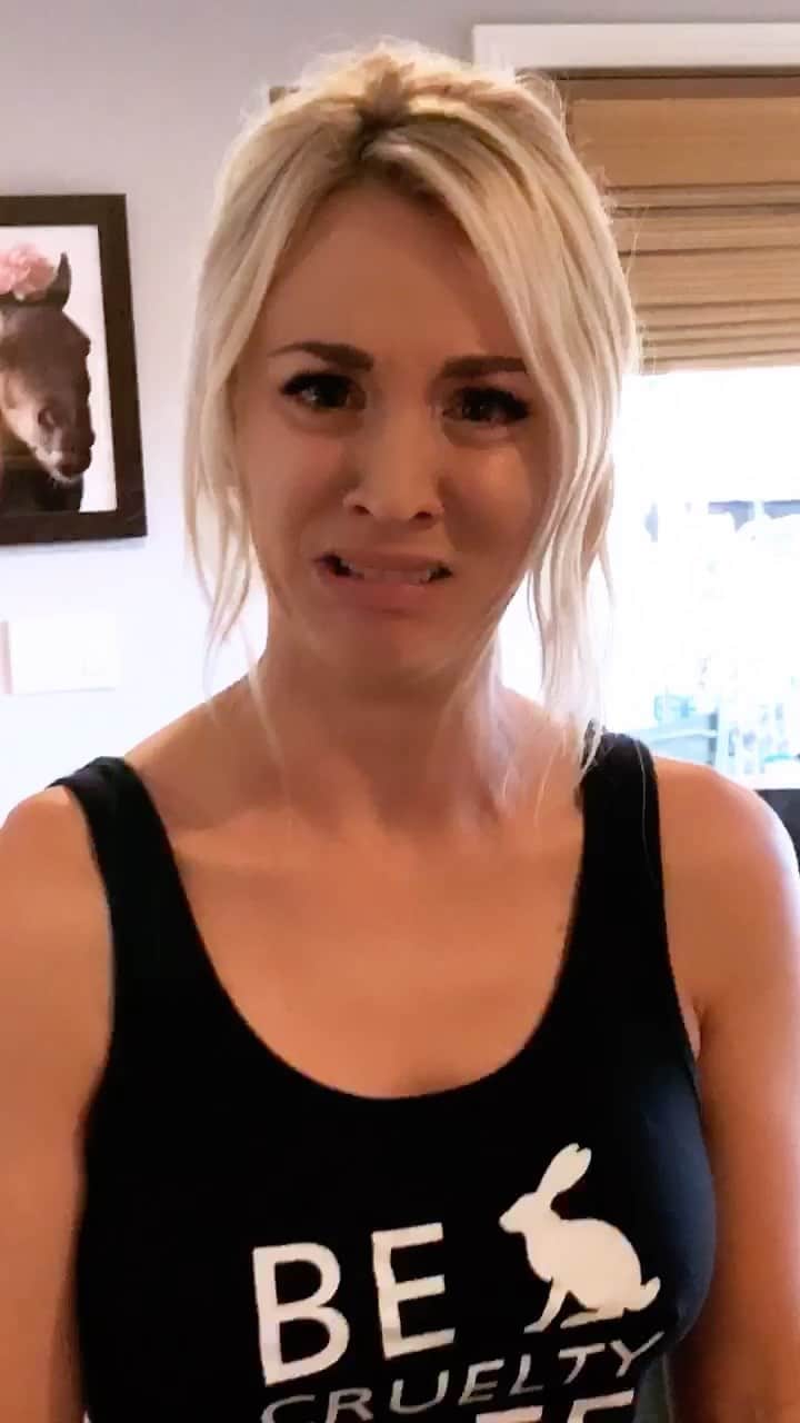 ブラッド・ゴレスキーのインスタグラム：「We couldn’t even be serious on your wedding day! Happy Birthday @kaleycuoco! You bring so much joy to everyone around you! You make me laugh SO hard and are one of the sweetest people I know! I love you!!」