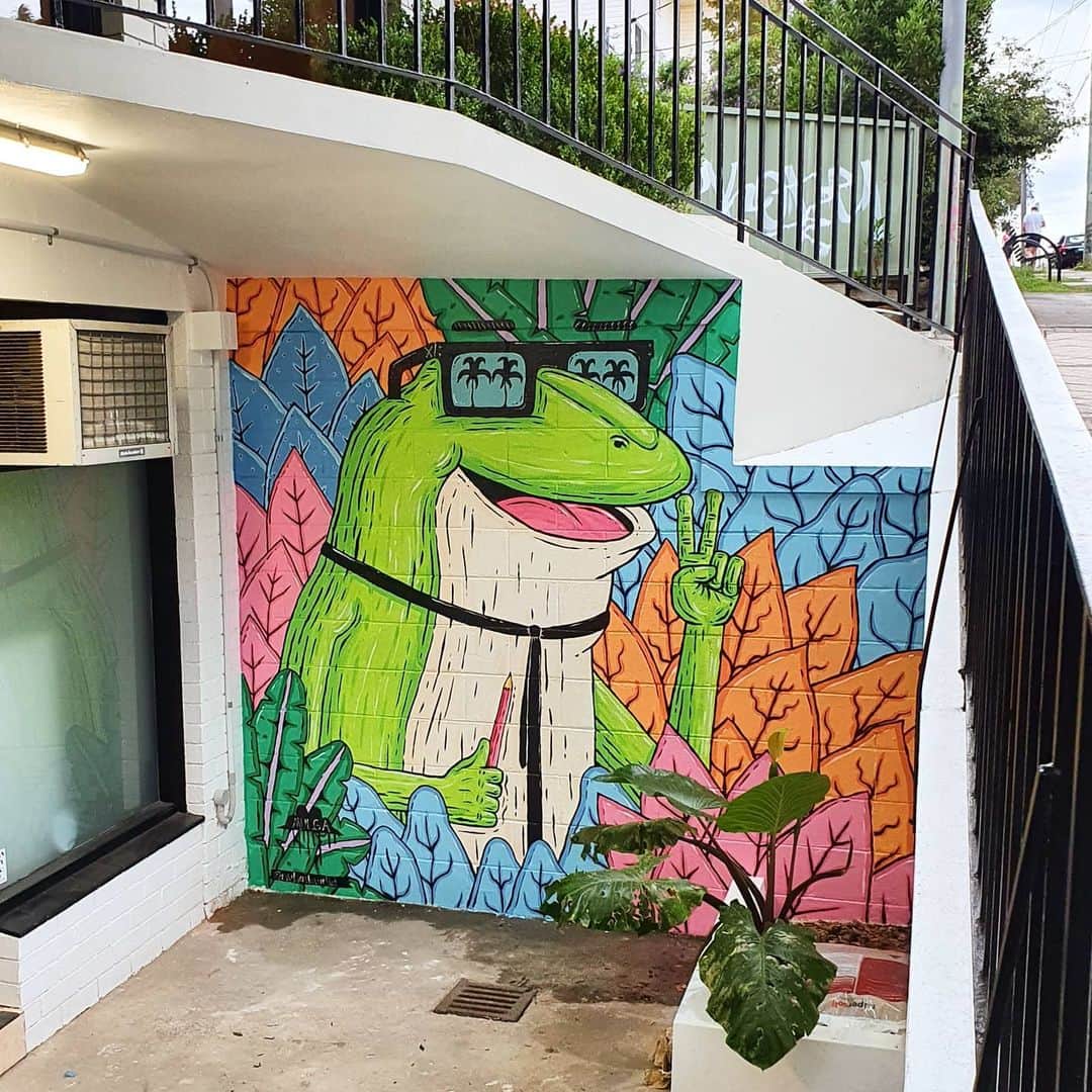 MULGAさんのインスタグラム写真 - (MULGAInstagram)「Good times painting Phil the Frog 🐸 at the Shire's best speech pathologist @LEAPTHERAPYGROUP. It's at their new Janalli clinic and visible from the street if you want to check it out.⁣ ⁣ The story of Phil the Frog 🐸⁣ ⁣ Once there was a frog called Phil and he was heaps good at talking and he really loved to do it so when he grew up a bit he went to university and studied speech pathology so he could teach all the other little frogs how to talk good. When he finished studying he opened up a business called Leap Therapy and a lot of the local frogs made appointments so they could learn how to talk real good too. Soon all the frogs in the local pond were talking so good that they went to the Annual Frog Talking Championships and placed a respectable third place. ⁣ ⁣ The End ⁣ ⁣ #mulgatheartist #leaptherapy #frog #frogart #frogmural #muralart」12月1日 6時53分 - mulgatheartist