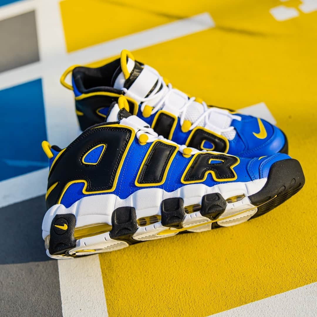 Foot Lockerさんのインスタグラム写真 - (Foot LockerInstagram)「The #Nike Air More Uptempo 'Peace, Love, Basketball' is now available in men's sizes!」12月1日 7時00分 - footlocker