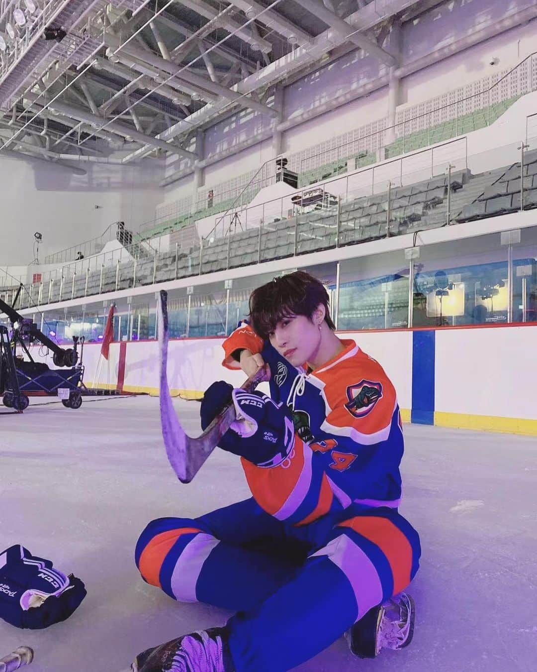 ヤンヤン（YangYang）さんのインスタグラム写真 - (ヤンヤン（YangYang）Instagram)「Wanna go ice skating with me?❤️」12月1日 18時14分 - yangyang_x2