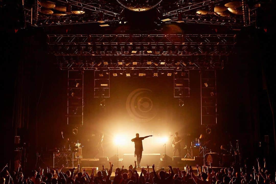 Kenta Koieのインスタグラム：「SYNTHESIS  制限付きでもライブはライブ。 めちゃ楽しいぜ 来週は大阪  Photo by @ysz.photo」