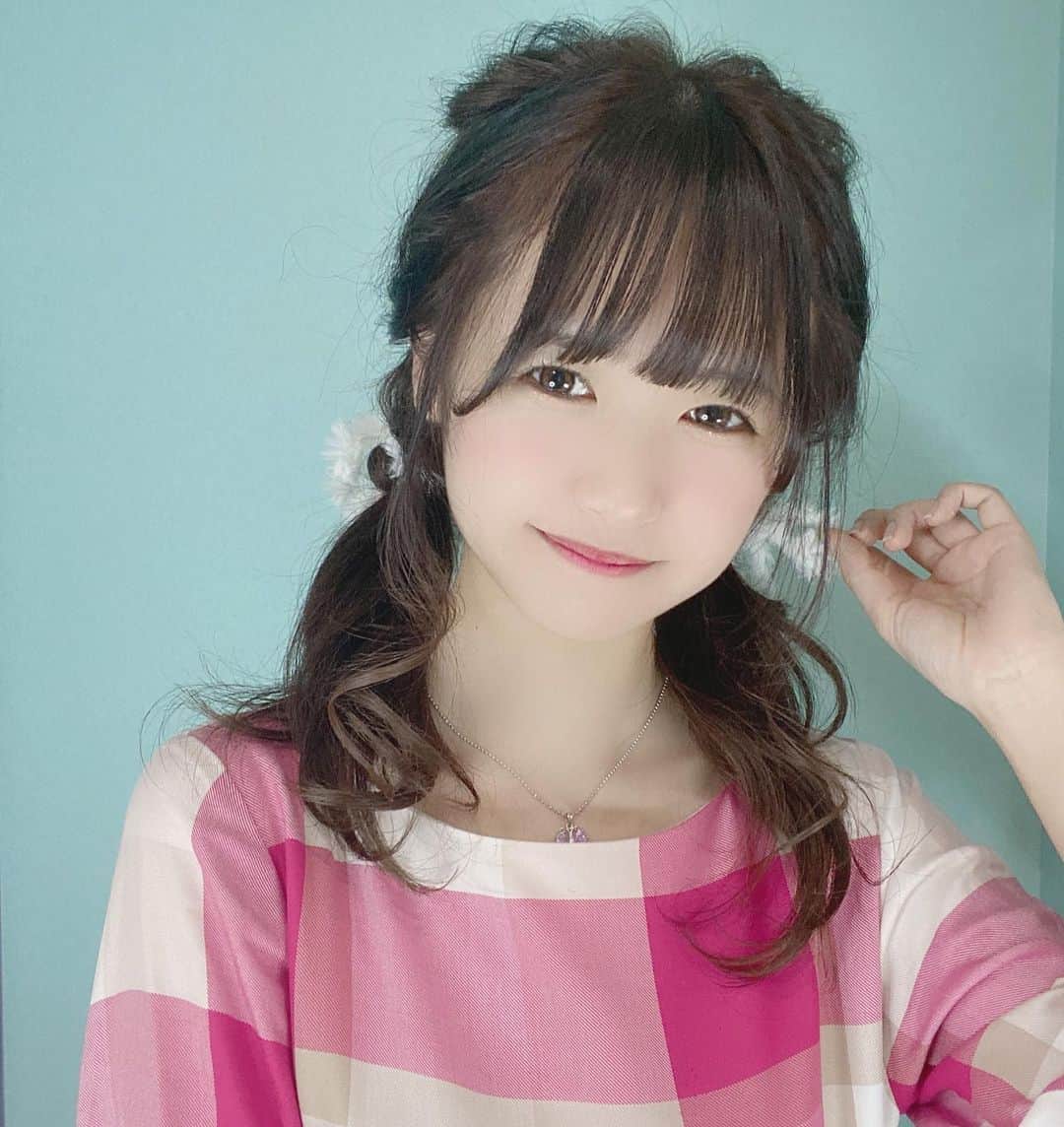 長南舞さんのインスタグラム写真 - (長南舞Instagram)「先日、 @hirayama518yuki さんの美容室にお邪魔させていただきました！ 可愛いヘアアレンジまでしていただいちゃった🥰 ありがとうございます！ . #美容室 #ヘアアレンジ #hairstyle #hairarrange #ツインテール #ツインテールアレンジ」12月1日 18時10分 - chonanmai