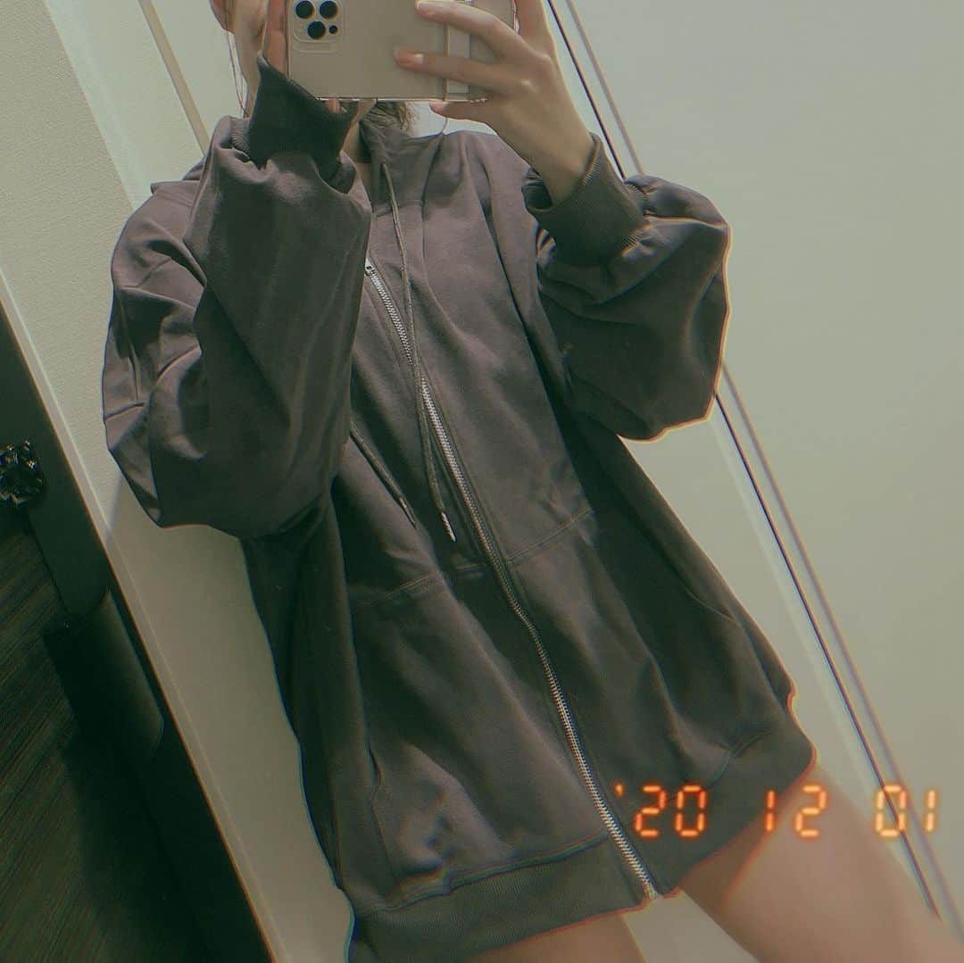 歩乃華（ほのらん）のインスタグラム：「前にブラック載せてるんやけど グレーもゲットしてしまった🖤🖤笑 お気に入り🖤」