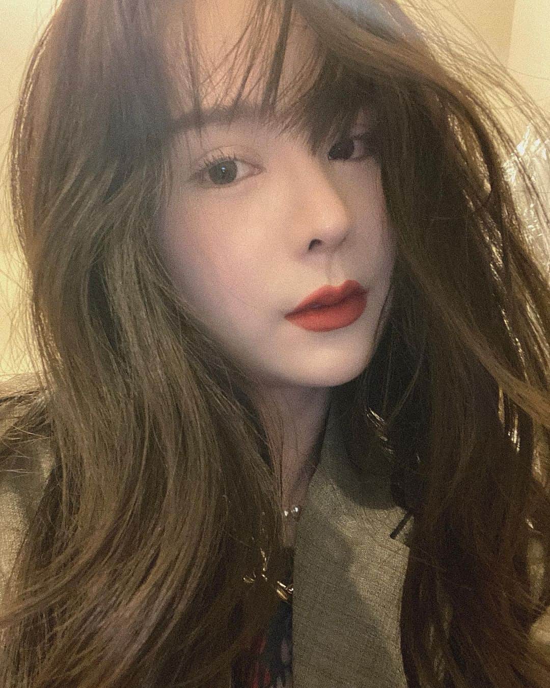 Abby Chenのインスタグラム：「我們已經過了年輕階段的張揚，歷練越多越平靜。 一個人的狀態是從言行談吐氣質中流露。」