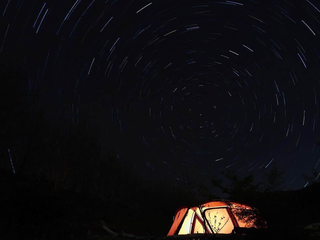 OLYMPUS_PEN_LOVERのインスタグラム：「星空を撮影したい✨ そんなときはこのレンズがオススメです💫  12mm F2.0のレンズなら、周りの景色と一緒に星空が撮影できちゃいます！ 星空撮影初心者さんにぴったり❣️  ----------------------------------------------------﻿ 📷M.ZUIKO DIGITAL ED 12mm F2.0  #mzuiko12mmf2  ----------------------------------------------------﻿  ﻿ #星 #星空 #星空撮影 #ライブコンポジット #🌟 #ミラーレス一眼 #カメラ #camera #📷 #写真好きと繋がりたい #olympuspen #オリンパスペン #olympus #オリンパス #penとおでかけ #om_photo #om写真投稿 #penのある生活」