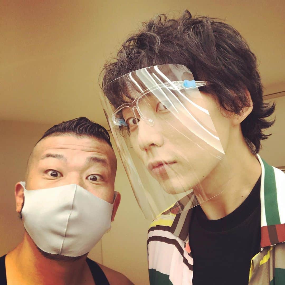 のインスタグラム：「SHUNさんと🎶 後もう少し🎶 #AAA #武道館」