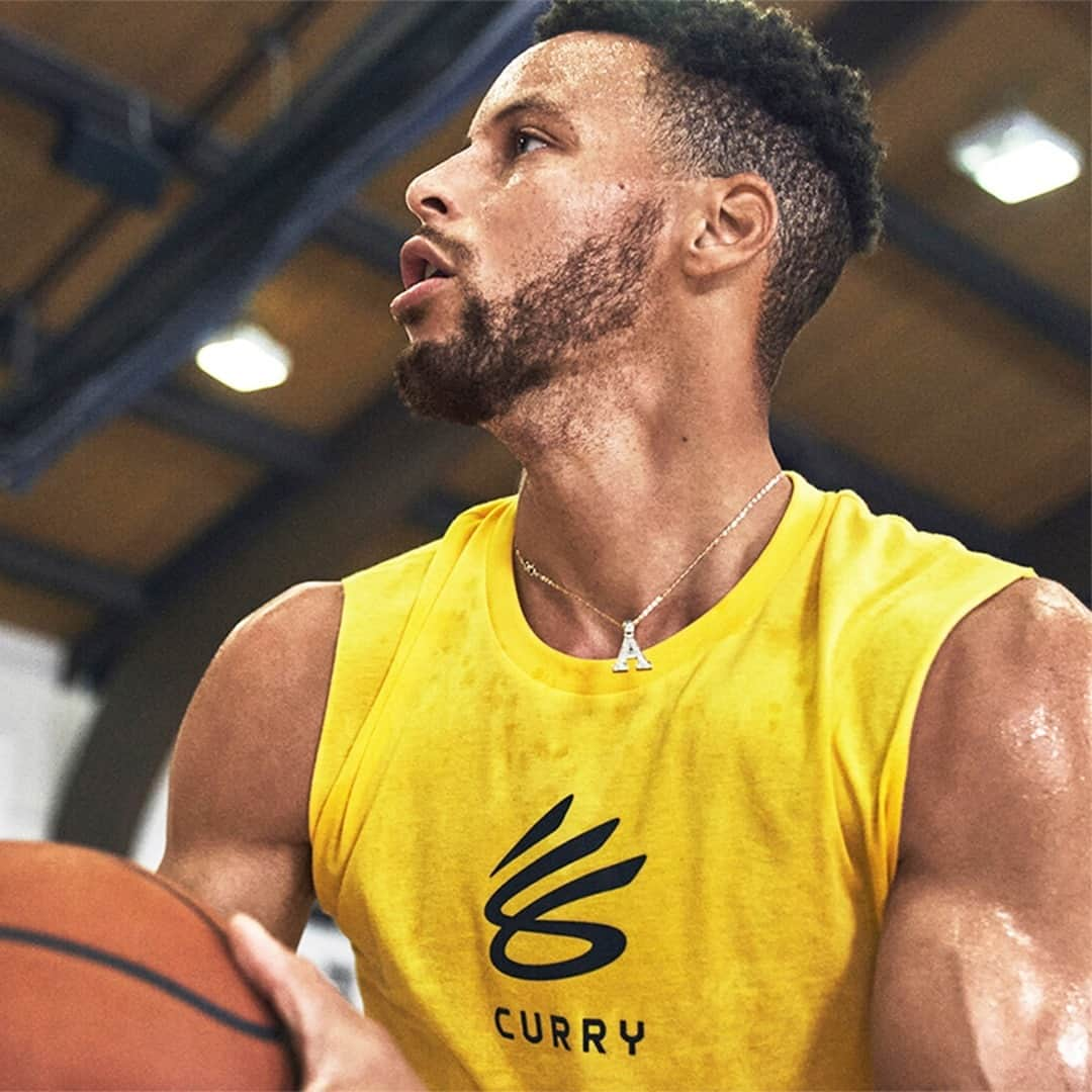 HYPEBEASTさんのインスタグラム写真 - (HYPEBEASTInstagram)「@hypebeastkicks: @stephencurry30 and @underarmour have officially announced the launch of Curry Brand. As expected, the court-ready line will feature a whole new range of footwear, apparel pieces and hoops accessories, all of which are adorned with the two-time MVP’s newest signature logo, but that simply just one piece to the puzzle. In addition to new product releases, multiple philanthropic initiatives will be put into motion in an effort to reach 100K youth athletes globally by 2025. The apparel is set to release on December 1 followed by the initial Curry 8 drop on December 11 via Under Armour.⁠ Photo: Under Armour」12月1日 17時30分 - hypebeast