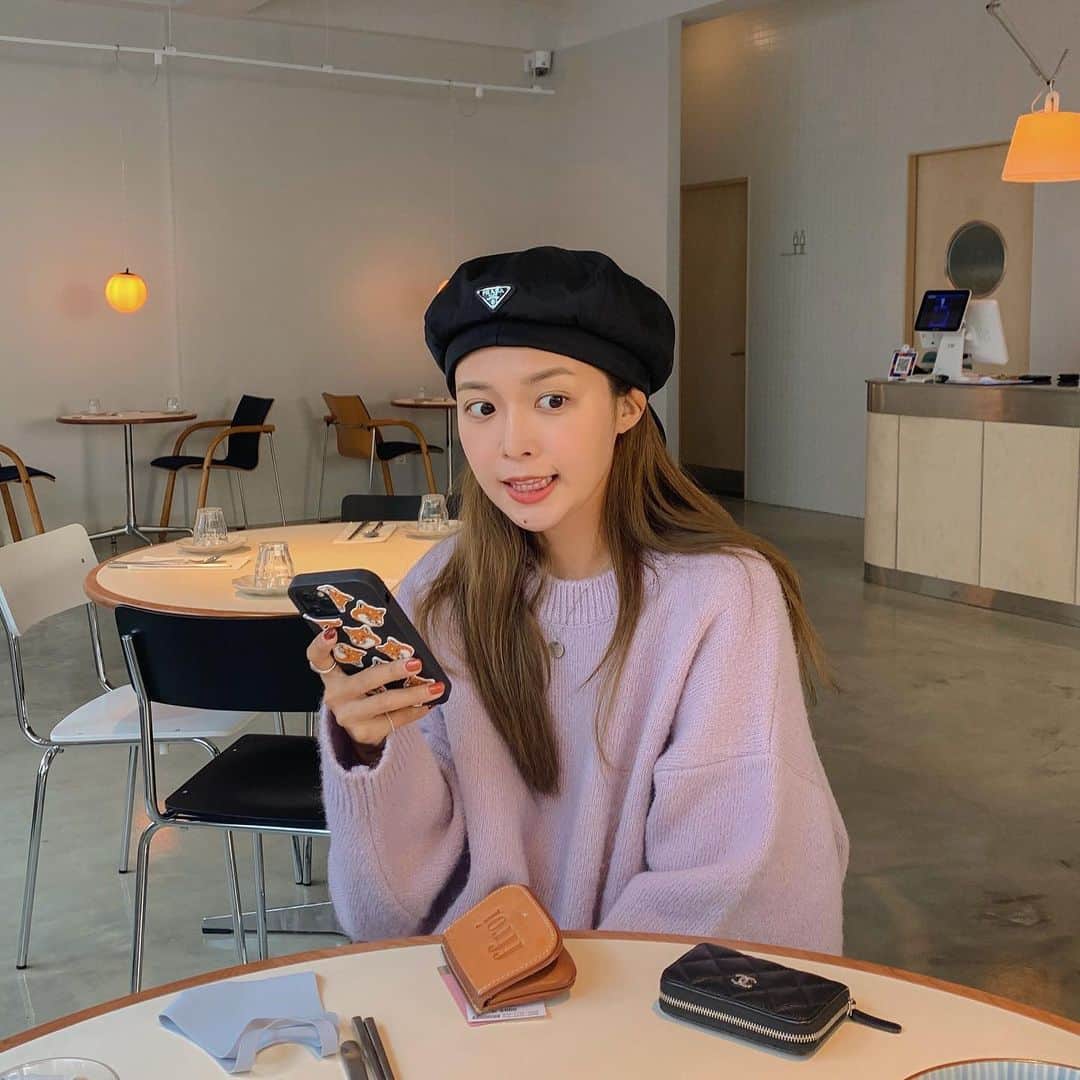 キム・ダヘのインスタグラム：「12월이다 😭😭 길고 길었던 코로나.. 12월과 함께 사라지고 마스크없는 2021년 보내게해주세요ㅠㅠㅠㅠㅠ🙏🏻」