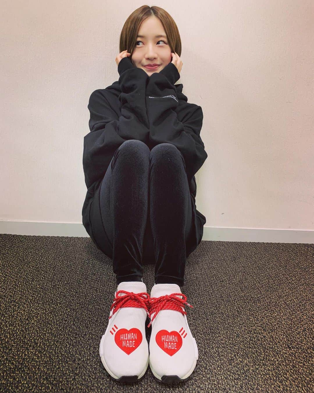 中田花奈さんのインスタグラム写真 - (中田花奈Instagram)「adidas PHARRELL HU x HUMAN MADE® Human Race™ and Nigo’s Human Made Hu NMD  Solar も持ってるよ〜   #なかだのすにーかー   #adidas  #humanmade   #pharrellwilliams   #nmd   #sneakers   #スニーカー」12月1日 17時49分 - nakadakana_official