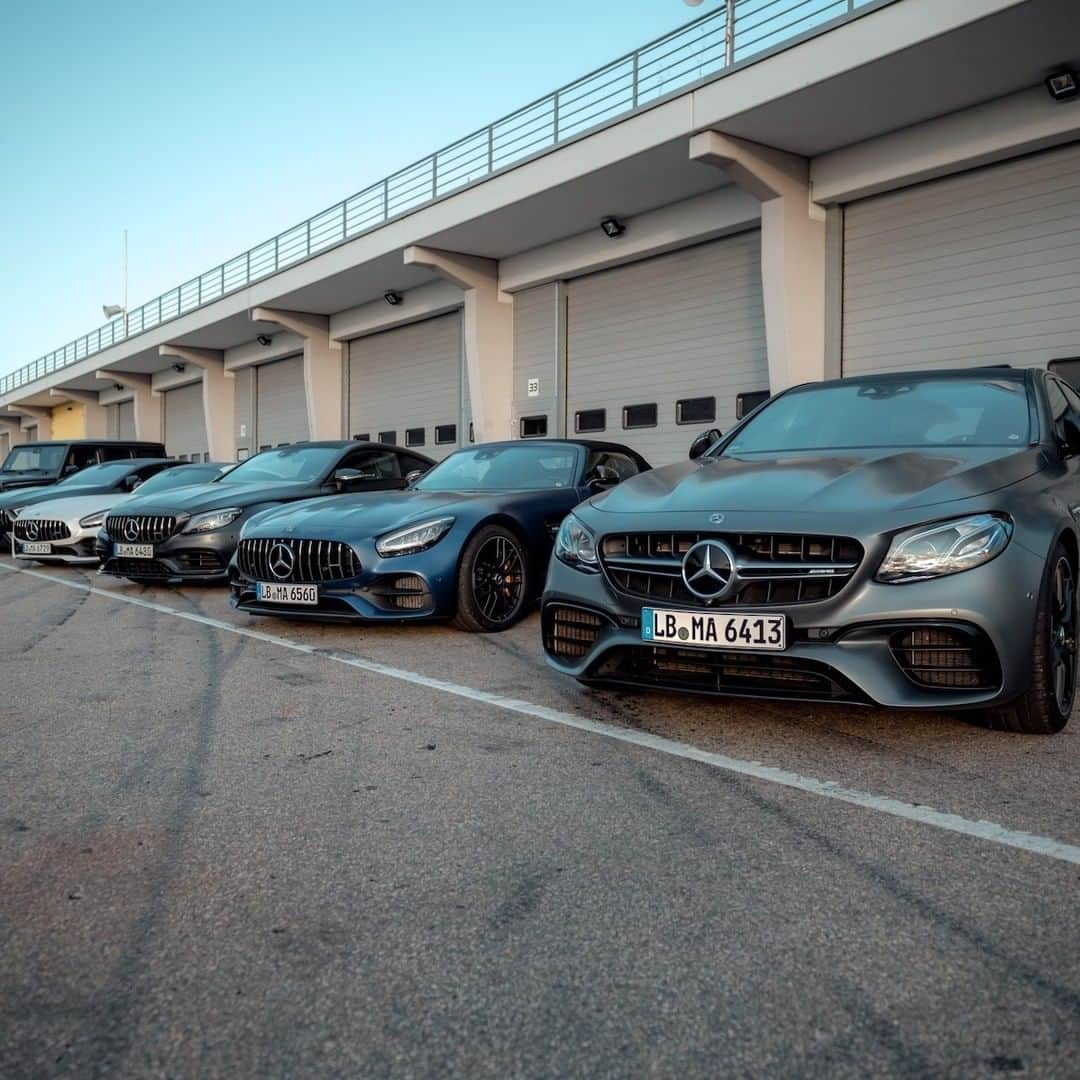 Mercedes AMGさんのインスタグラム写真 - (Mercedes AMGInstagram)「Sometimes dreams become reality. Which model would you choose from this dream-like lineup?  📷 @riccispeckels   #MercedesAMG #AMG #DrivingPerformance」12月1日 18時00分 - mercedesamg