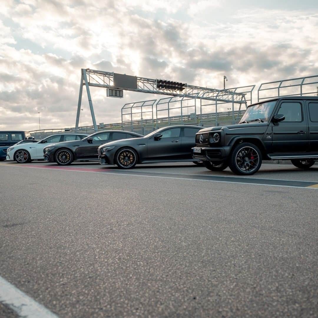 Mercedes AMGさんのインスタグラム写真 - (Mercedes AMGInstagram)「Sometimes dreams become reality. Which model would you choose from this dream-like lineup?  📷 @riccispeckels   #MercedesAMG #AMG #DrivingPerformance」12月1日 18時00分 - mercedesamg