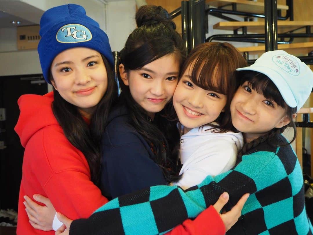 のインスタグラム：「🐶🍭🌺☀️﻿ ﻿ ﻿ ﻿ 12月10日発売の雑誌「CMNOW vol.208」に ﻿ lovely²が登場! 😆💕﻿ ﻿ 4 人体制となり、さらにパワーアップした﻿  lovely²を取材して頂きました♪﻿ ﻿ プライベートな話や今後の目標など﻿ たくさんお話ししました! ﻿ ﻿ 是非チェックしてくださいね♪﻿ ﻿ ■CMNOW 公式ホームページ﻿ cmnow.jp﻿ ﻿ ﻿ ﻿ #lovely2  #ラブリーラブリー﻿ #ラブパトリーナ #ラブパト﻿ #ラブパトピンク #愛羽ツバサ #渡辺未優﻿ #ラブパトパープル #紫原サライ #山口莉愛﻿ #ラブパトブルー #青瀬コハナ #山下結衣﻿ #ラブパトシャイン #七色ソラ #杉浦優來﻿ #まるばつさんかく ﻿ #とぅわりんりんたんたん　﻿ #大事なモノ」