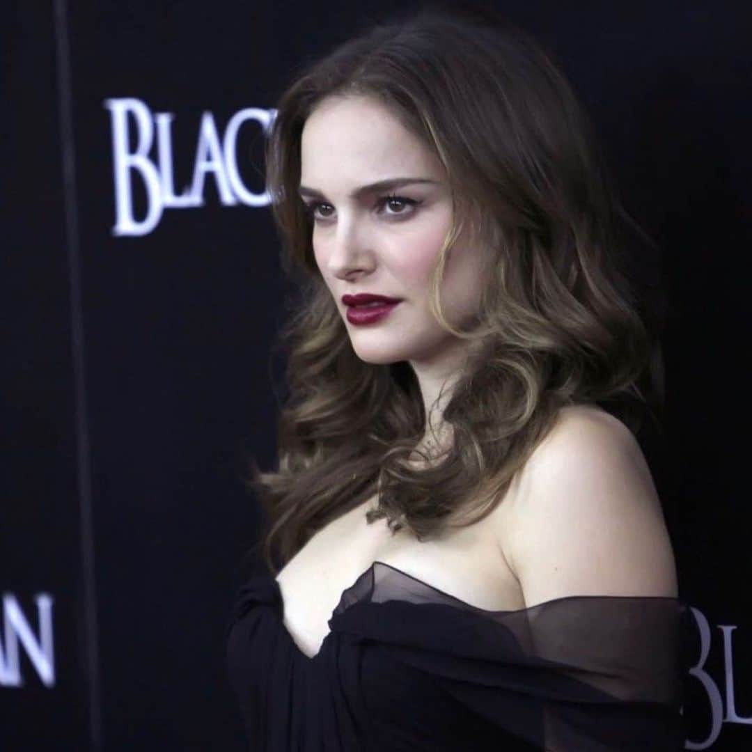 ナタリー・ポートマンさんのインスタグラム写真 - (ナタリー・ポートマンInstagram)「10 years ago at the Black Swan Premiere in NYC.」12月1日 9時07分 - natalieportman