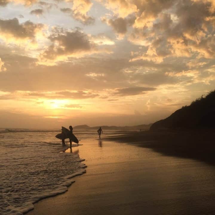 カレントエリオットさんのインスタグラム写真 - (カレントエリオットInstagram)「#currentlycoveting: golden coast sunsets  #california #sunset #inspo #travel #beach」12月1日 9時45分 - currentelliott