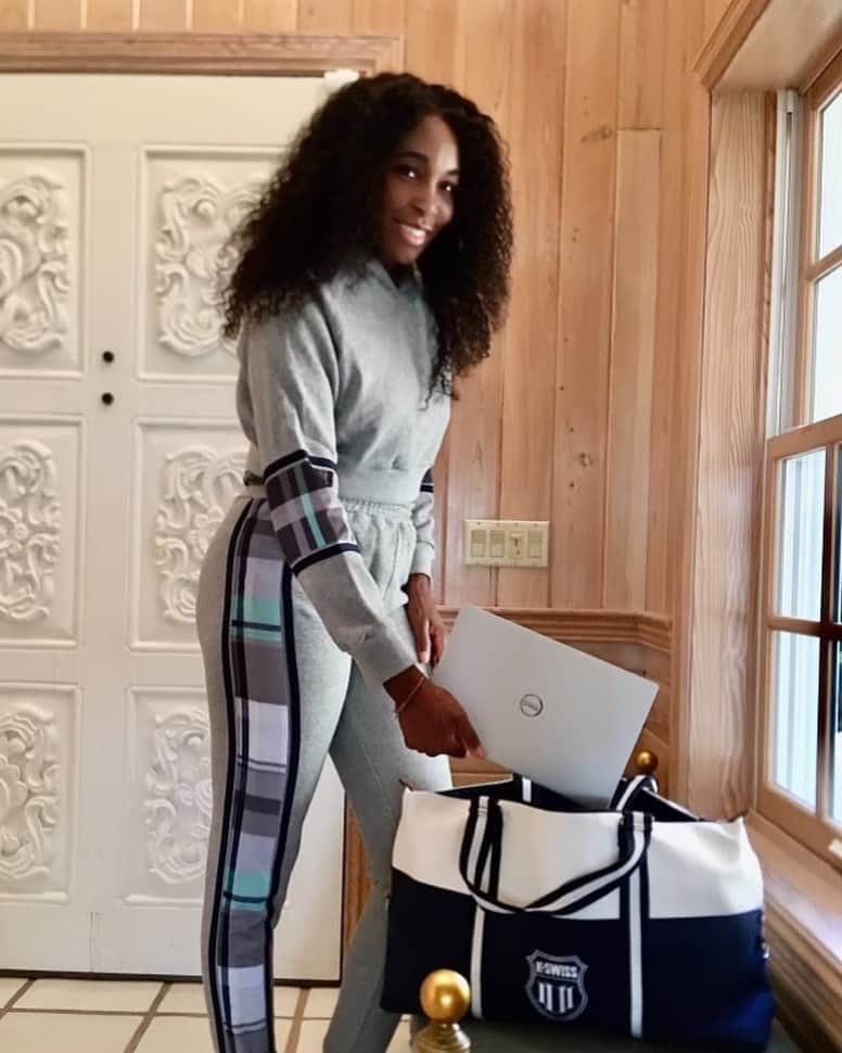 ビーナス・ウィリアムズのインスタグラム：「This year, my @elevenbyvenus team and I have been working around the clock to make sure we are continuing to grow and to launch some of our most exciting styles and collections yet. #ad Thankfully, we’ve had @americanexpressbusiness and @dellsmallbiz by our side along the way, helping to further support our small business community with tools and technology to stay connected and collaborative, no matter where in the world our team might be. #AmexBusiness #dellsmallbiz  What are your tips to stay connected and collaborate with your team? 👇」
