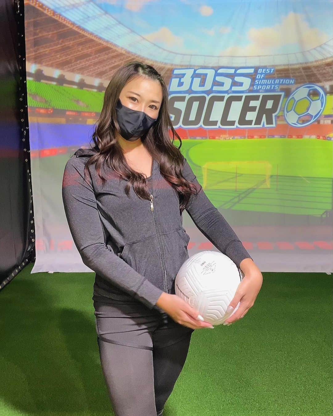 神田藍香のインスタグラム：「先日久しぶりの展示会でした⚽️⭐️﻿ 元なでしこジャパンの﻿ 大野忍さんと宮間あやさんをゲストに向かえ、 このご時世ですがとても﻿盛り上がったよ( ･ᴗ･ )⚐⚑ ﻿ ﻿ありがとうございました😌  ﻿ .」
