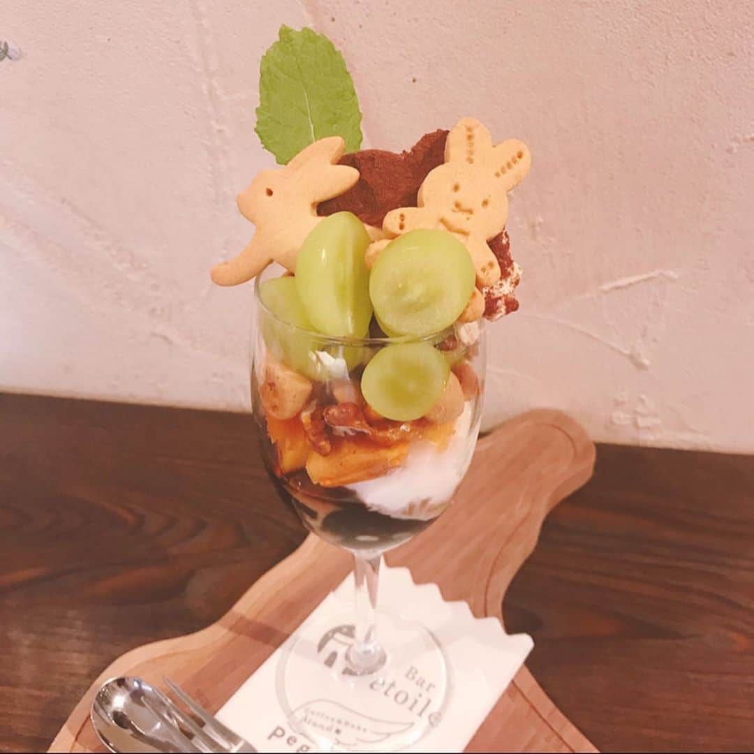manamiさんのインスタグラム写真 - (manamiInstagram)「🍨🍮 ・ ・ 久しぶりのカフェ活post① ずっと行ってみたかった @pegasus_awajishima 🍮🍪☕️ 可愛い動物の手作りクッキーにズキュン🙈♥️ 店内では色んなスイーツがいただけます🍪🍨🍮💕 ・ ・ #pegasus #pegasusawajishima #awajishima #awaji #淡路島 #淡路島カフェ #カフェ活 #カフェ巡り #カフェ好きな人と繋がりたい #カフェスタグラム #どうぶつクッキー #動物クッキー #手作りお菓子 #手作りスイーツ #手作りクッキー #うさぎのクッキー #シャインマスカットパフェ #プリント倶楽部 #ブリンドル #プリン部 #cafestagram #café #スイーツ好きな人と繋がりたい #スイーツ巡り #スイーツテロ #スイーツ作り #スイーツ部 #スイーツ大好き #淡路島グルメ #淡路島カフェ #淡路島ランチ」12月1日 9時52分 - manami_0514