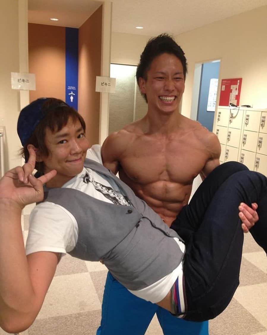 のインスタグラム：「今日から楽しんごマッチョ計画！  😊#大胸筋 #筋トレ#パーソナルトレーニング」