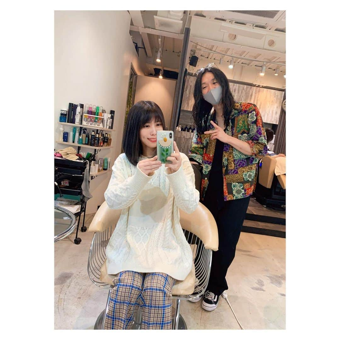 廣瀬茜さんのインスタグラム写真 - (廣瀬茜Instagram)「いつもお世話になっている @watai_hair が12月10日に移転リニューアルオープンするとの事で、この店舗での最後のヘアメンテナンスをしてもらいました！！  居心地良過ぎて毎回シャンプーとドライヤーで爆睡。(写真は寝起きの顔)  今までありがとう！！ そしてこれからもよろしく！  新店舗、楽しみだなぁ✨  #watai #hairsalon」12月1日 10時21分 - akane_bandmaid