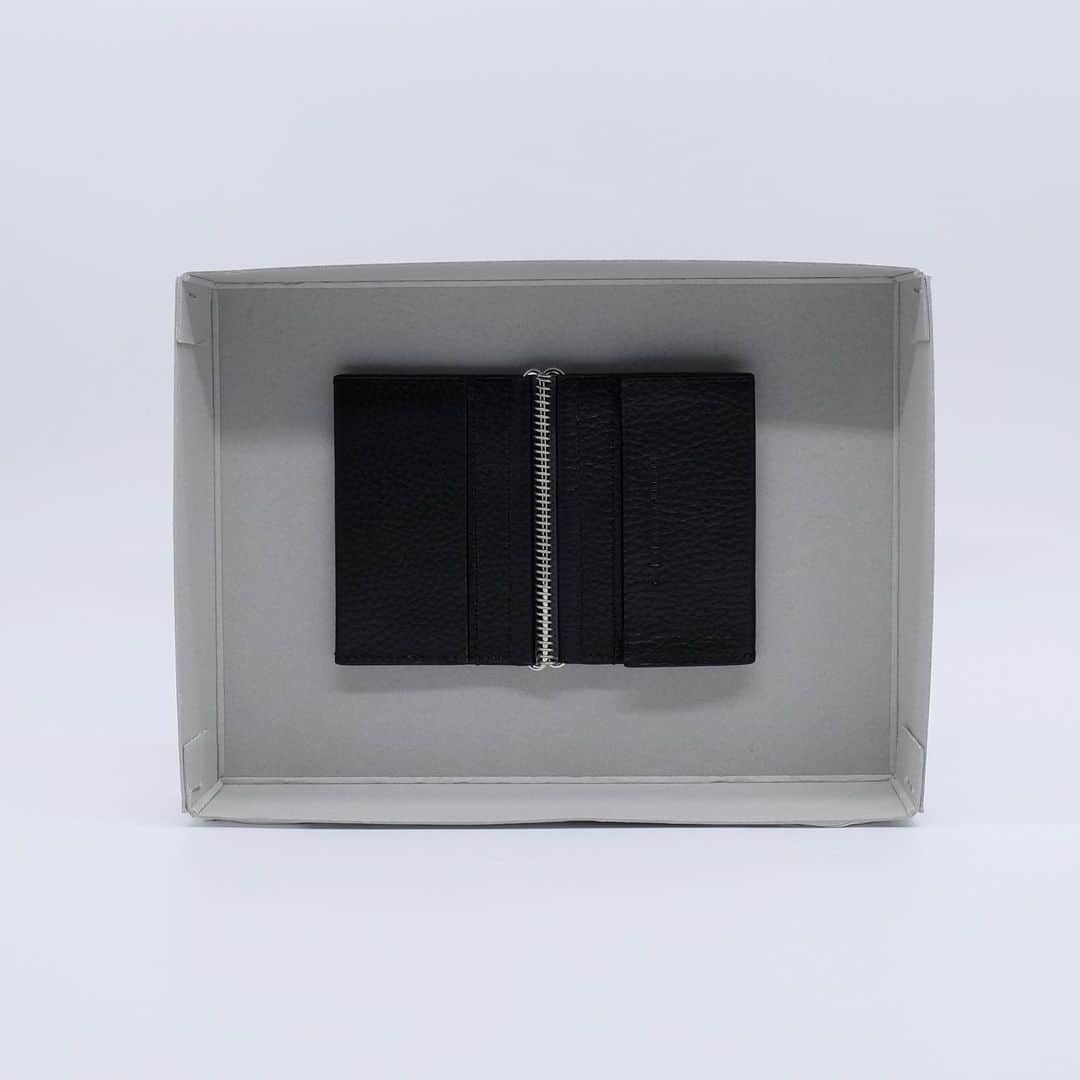 エドロバートジャドソンのインスタグラム：「LIMITED MATERIAL HELIX - CARD CASE  -  NEW ARRIVAL  #edrobertjudson」