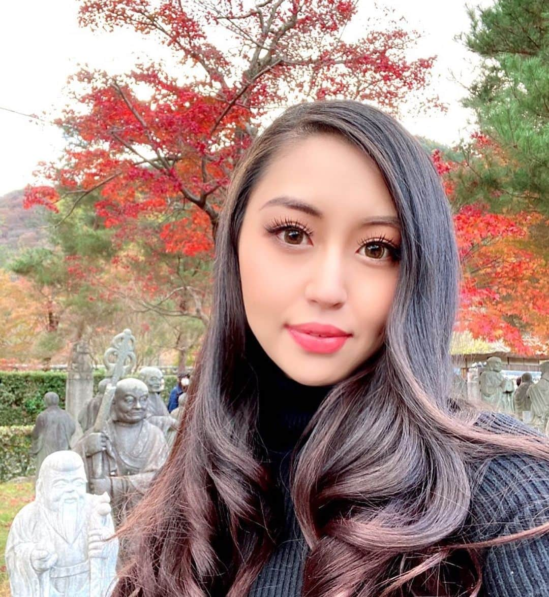 岩上愛美のインスタグラム：「京都続きですが😂 ここのお豆腐屋さん、美味しかったしお庭も綺麗でした🍁 熱燗飲みすぎた🥺🍶❤️  #tofu #yudofu #kyoto #sake #atsukan #myfavorite #京都 #湯豆腐 #豆腐 #日本酒 #熱燗 #昼からお酒 #酔っ払い」