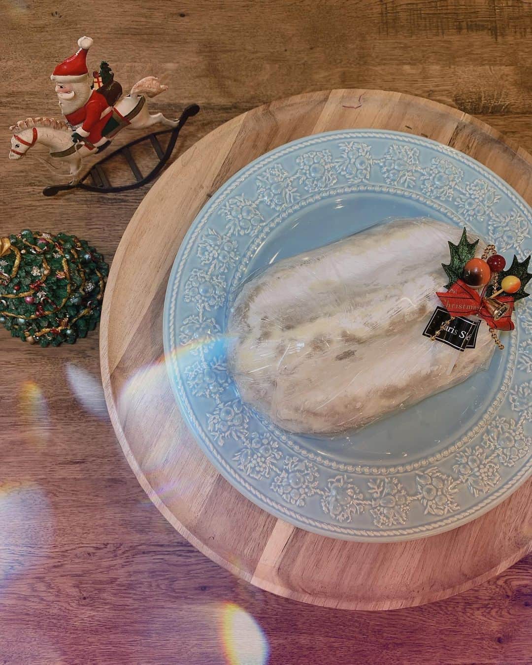 日下部ゆいこさんのインスタグラム写真 - (日下部ゆいこInstagram)「. . 12月ですね。 . 今年のシュトーレンは パリセヴェイユにしました♡ . . 今日からクリスマスまで 少しずつ食べる幸せ。 . . . #パリセヴェイユ#parisseveille#シュトーレン#クリスマス」12月1日 10時51分 - yuiko_kusakabe