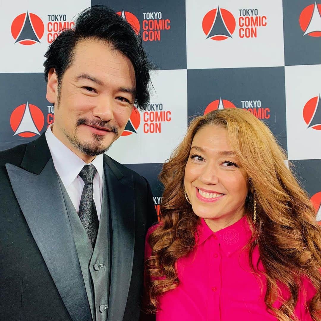 のインスタグラム：「【#東京コミコン2020 】﻿ MCのLiLiCoさん、小田井さんによる事前収録などを行いました！﻿ ご夫婦ならではの息の合った掛け合いで、東京コミコンの魅力を余すことなく表現してくださいました！！﻿ https://tccworld.jp﻿ ﻿ #東京コミコン #TokyoComicCon #tcc #tcc2020 #LiLiCo #小田井涼平 #純烈」