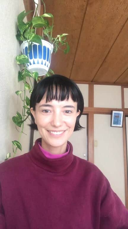 小野りりあんのインスタグラム：「頭にあることを 書くだけじゃなくて 口で表現できる人になりたいから できるだけ毎日 どこかのタイミングでライブ配信することにしたよ」