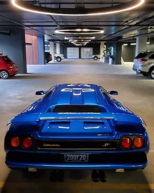 Kik:SoLeimanRTさんのインスタグラム写真 - (Kik:SoLeimanRTInstagram)「1998 Lamborghini Diablo SV Monterey Edition.  #20 of only 20 made.  Go check out @artvandelay's collection」12月1日 11時26分 - carinstagram