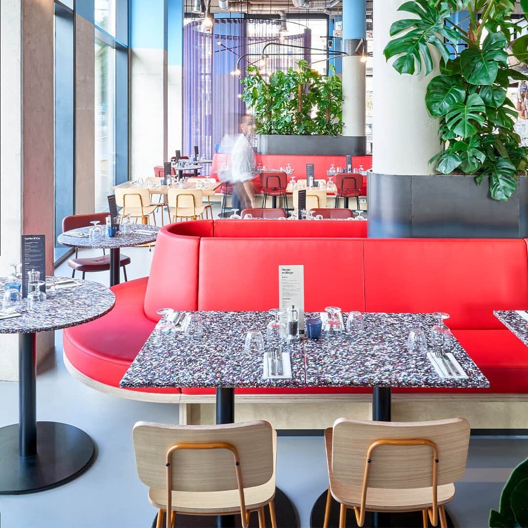 Design Milkさんのインスタグラム写真 - (Design MilkInstagram)「@thestudenthotel offers both accommodations for students and hotel rooms with long-term stay options, giving visitors the opportunity to commune with fellow travelers, and live and work among area locals and students. Opened on October 1, 2020, the hotel's latest iteration in Delft in the Netherlands has taken up residence next to Delft Central Station in ‘Nieuw-Delft’, the heart of the city’s green development program. The space was designed by Amsterdam-based interior design studio @theinvisibleparty, in collaboration with the brand’s in-house design team, according to circular design principles like reusing materials and reducing waste, making it sustainable as well as eye-catching. \\\ Read more about The Student Hotel Delft at the link bio. 🔗  ✍️ : @katietreggiden.1」12月1日 11時28分 - designmilk