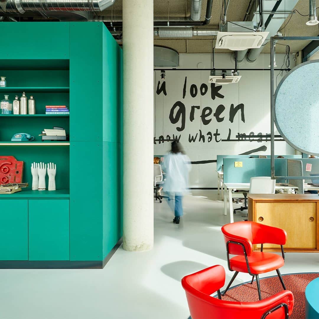 Design Milkさんのインスタグラム写真 - (Design MilkInstagram)「@thestudenthotel offers both accommodations for students and hotel rooms with long-term stay options, giving visitors the opportunity to commune with fellow travelers, and live and work among area locals and students. Opened on October 1, 2020, the hotel's latest iteration in Delft in the Netherlands has taken up residence next to Delft Central Station in ‘Nieuw-Delft’, the heart of the city’s green development program. The space was designed by Amsterdam-based interior design studio @theinvisibleparty, in collaboration with the brand’s in-house design team, according to circular design principles like reusing materials and reducing waste, making it sustainable as well as eye-catching. \\\ Read more about The Student Hotel Delft at the link bio. 🔗  ✍️ : @katietreggiden.1」12月1日 11時28分 - designmilk