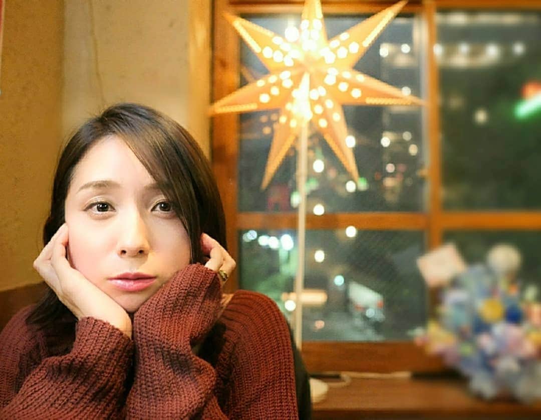 柚月美穂のインスタグラム：「#randompic  . . Hello☺︎December! . . 今年もあと一ヶ月❄️ 良いラストスパートになります様に🎄*•｡.* ﾟ* . . まだ不安な日々が続きますが 形を変えて楽しみを見つけましょう🦦ね♡ . . #Japanese #Actor #cameraman #camerawoman #picoftheday #instagood #fashion #happy #followme #follow #art #me #instadaily #style #photography #fun #instalike #igersInstagrammers #photo #tokyo #japan」