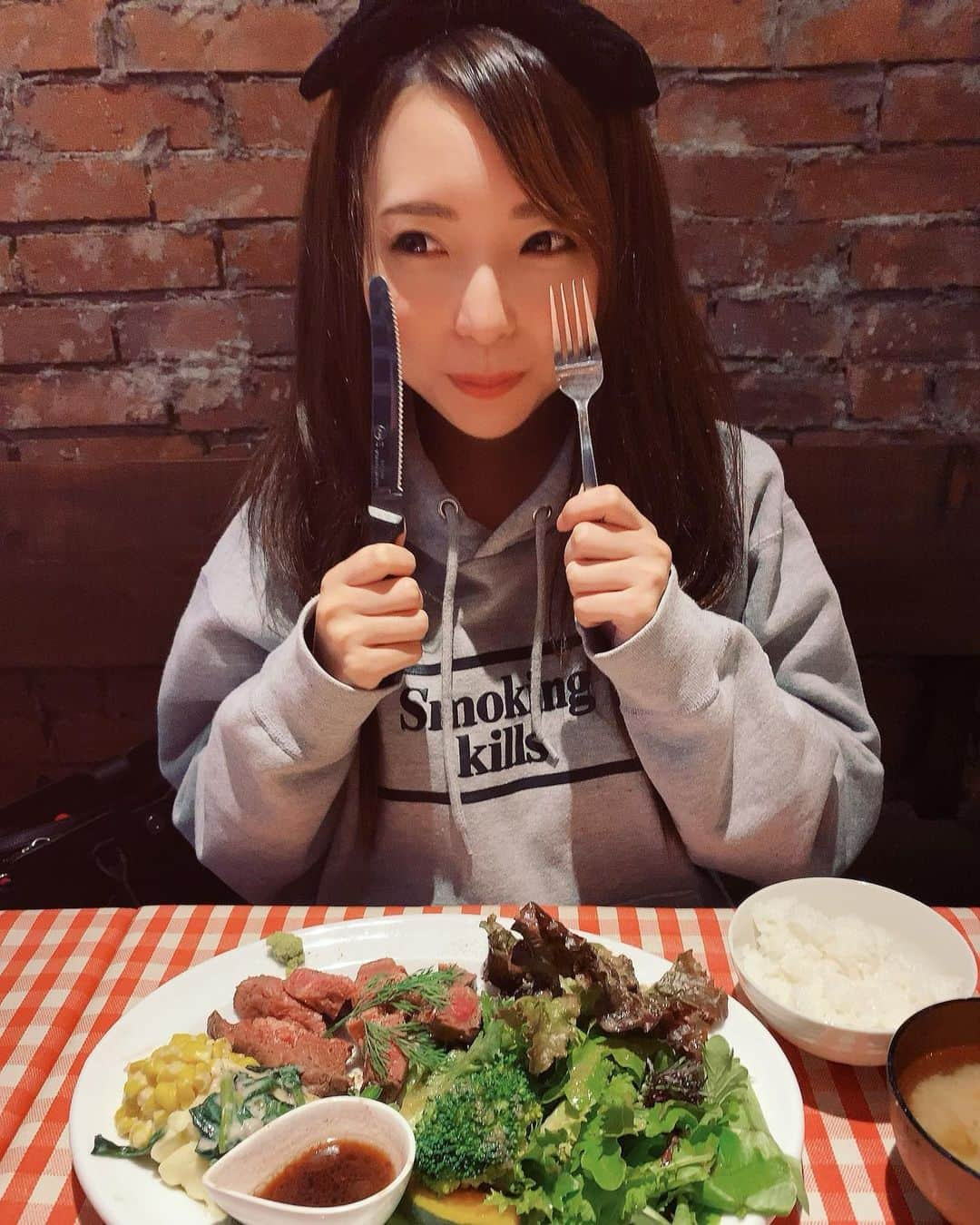 天間晴香さんのインスタグラム写真 - (天間晴香Instagram)「美味しいご飯を食べる時が幸せ💜🥺  #無言フォロー大歓迎 #食べるの大好き #食欲が止まらない #でも筋トレはちゃんとする」12月1日 11時43分 - haruchimu23