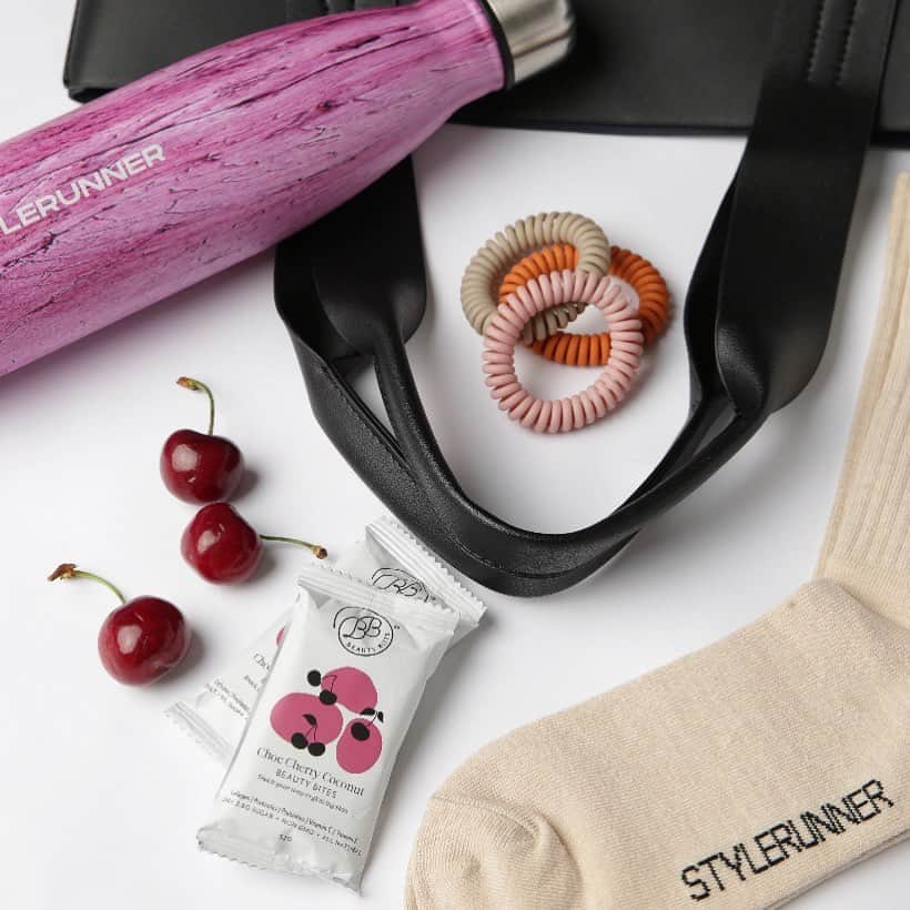 STYLERUNNERさんのインスタグラム写真 - (STYLERUNNERInstagram)「Say hello to summer with our everyday essentials, taking you from studio to street.... snacks included. 💕💕@krumbledfoods Beauty Bites seamlessly fit into your routine (and handbags) and are the perfect grab-and-go solution for glowing skin and a healthy gut.」12月1日 11時57分 - stylerunner