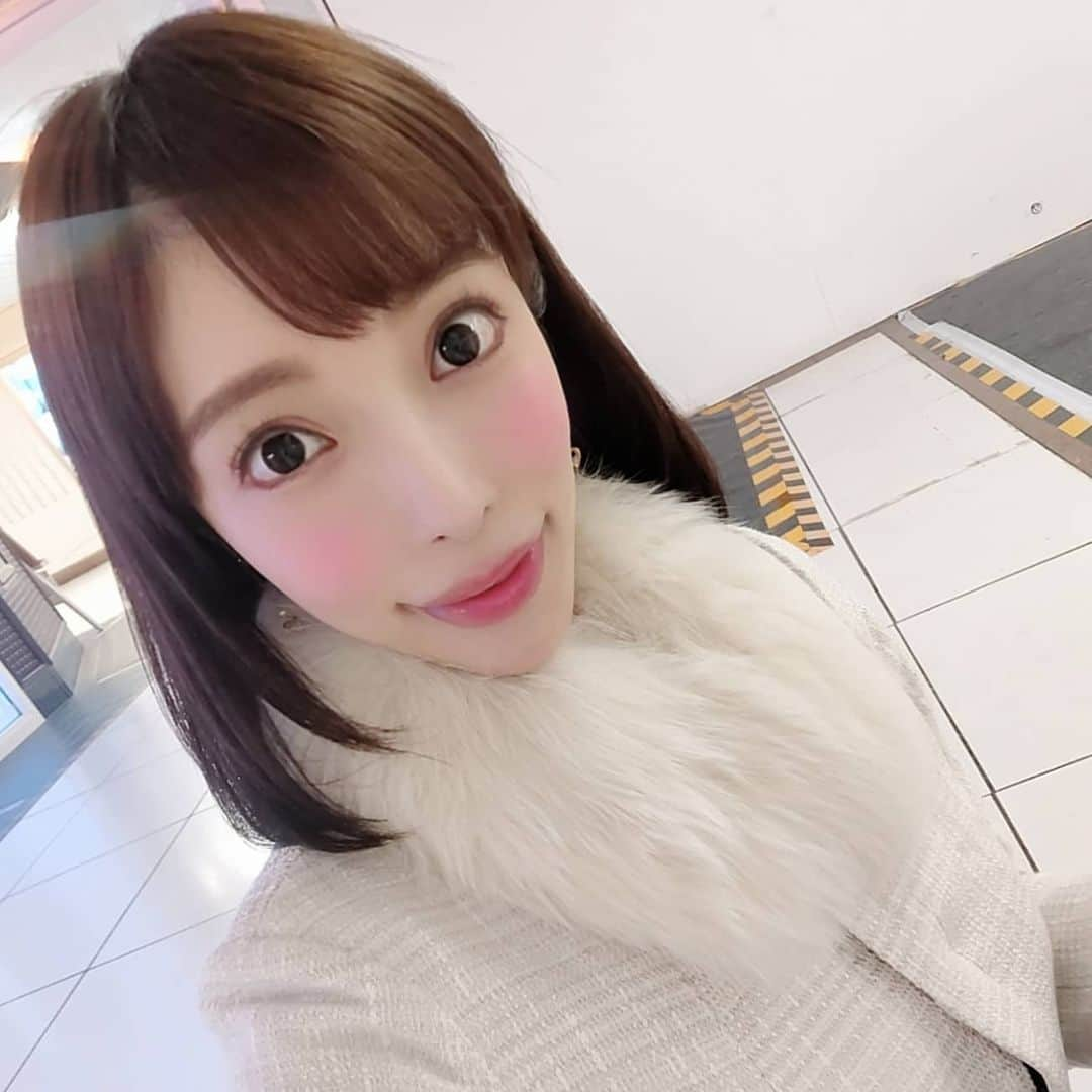 桜井彩のインスタグラム：「∗ ∗ 2020年も後１ヶ月ですね✨ ∗ 私は収納棚の入荷待ちで、今月やっと届くので、年内に新居の収納を終わらせたいと思います！笑 ∗ 欲を言えば、年内にもう1回ゴルフ場でゴルフをやりたいな❤️ #ゴルフ #ゴルフ女子 #ゴルフ女子初心者」