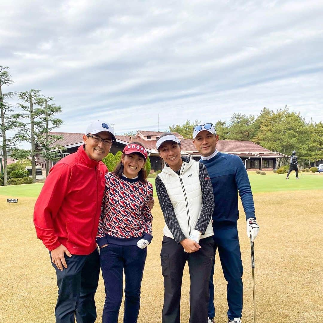 浅越しのぶさんのインスタグラム写真 - (浅越しのぶInstagram)「⛳️こんな日が来るなんて✨ 夢のような一日でした*\(^o^)/* ずーっと夫婦でやりたいねと話していましたが、念願叶って夫婦対決！ではなく、エンジョイゴルフしました(^^) はぁ、楽しかったなぁ。久しぶりのゴルフでしたがまたハマりそうです！ #杉山愛#小野ゴルフクラブ#夫婦対決#ゴルフ#テニス#エンジョイゴルフ」12月1日 12時10分 - shinobu_asagoe_official