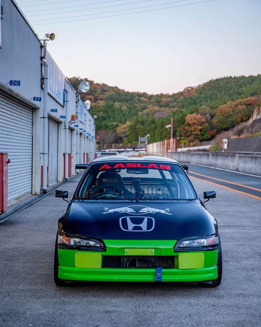 のインスタグラム：「_ My Honda PP1 BEAT at Central Circuit _ Shot on 14-Nov 2020 at Central Circuit. After the preparation for "Circuit Festa" "HONDA ONE MAKE RACE" organized by @aslan_inc_japan on Nov-15 2020. _ owner: @mistbahn photo: @mistbahn _ _ _ JP) 2020年11月14日に撮影。2020年11月15日のセントラルサーキットで開催された「サーキットフェスタ」内の、アスランさん( @aslan_inc_japan )主催の「ホンダ・ワンメイク・レース」に参戦。 _ _ #circuitfesta #サーキットフェスタ #hondaonemakerace #aslan #アスラン #aslan_inc_japan #centralcircuit #セントラルサーキット #honda #pp1 #hondabeat #ホンダビート #ビート #pp1beat #hondabeatpp1 #beatpp1 #e07a #mtrec #kcar #keicar #軽自動車 #timeattack #timeattackjapan #hondasontrack #te37 #rays #volkracing #a050 #yokohamatire #advan」