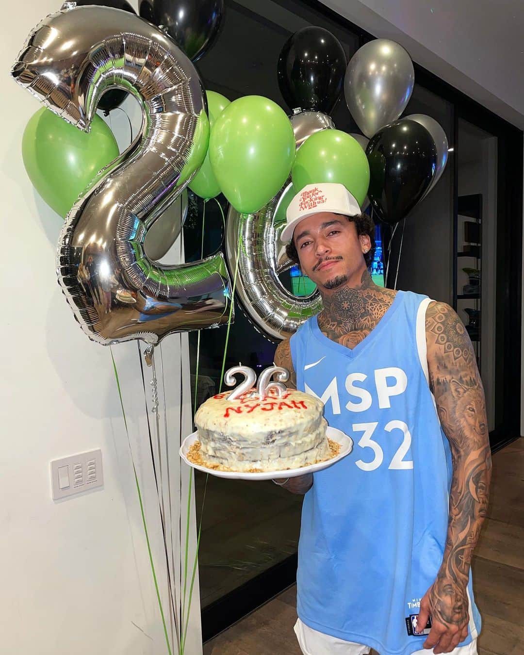 ナイジャ・ヒューストンのインスタグラム：「Another Year! Much Love my friends🤍🤍」