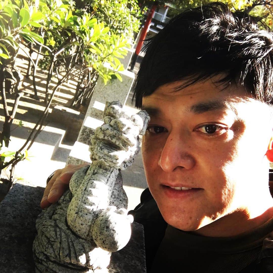 宮田麺児のインスタグラム：「氏神様のとこにある 龍神。 干支の辰」