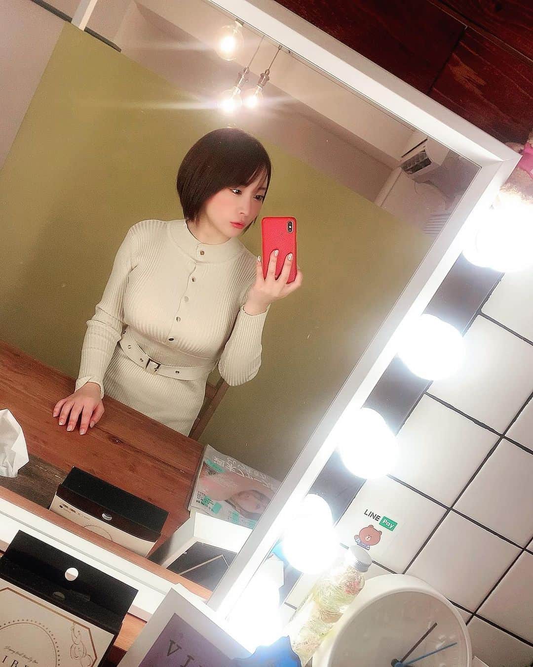 羽生アリサさんのインスタグラム写真 - (羽生アリサInstagram)「今日は代々木にある育乳サロンstc(@stc__official )さんに行って来ました🥰❤️ バストケアしかないのかと思ってたら全身のメニューもあって、お身体全部施術してもらった🥰❤️ もちろんおっぱいにもお肉が集まってふっくらしたのだけど、お腹がめっちゃくびれたよ😂✨✨ こういうのは継続だと思うので維持できるよう頑張ろ〜🥺🥺 お店だけで先行発売してる育乳ブラも使うことにしたよ🥰❤️✨ 綺麗な形をキープしたいです🐰🌸🌸🍓🍓。。 ちなみにサロンはめっちゃ駅近でした😆😆✨✨ . . @stc__official  #代々木 #育乳サロン #育乳 #育乳ブラ #stc #vibra #エステサロン #バストケア #バストケアサロン #バストケアブラ #美容 #美活  #今日の羽生さん 🐰🌸」12月1日 18時21分 - arisa_hanyu