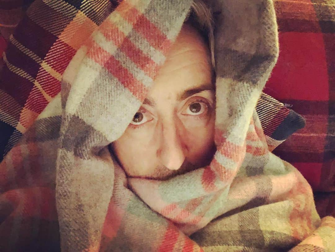 アラン・カミングさんのインスタグラム写真 - (アラン・カミングInstagram)「I totally nailed day 2 of quarantine! And happy St Andrew’s Day everybody!」12月1日 12時58分 - alancummingreally