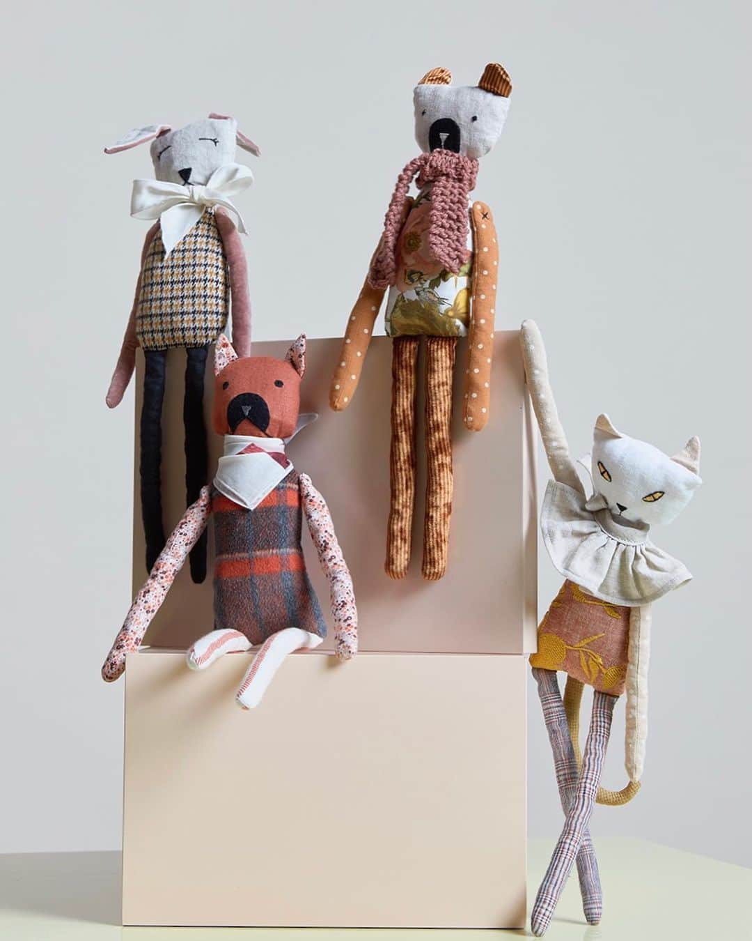 カレンウォーカーのインスタグラム：「From our Auckland workroom and NZ production, fabric offcuts and excess or seconds trims are donated to local schools and early childcare centres and alongside that this year, our design team  thought it would be fun to turn some of the offcuts into KW companions for gifting. This is the result of quite a few weeks’ work. Each character rocks their own custom KW look and numbers are super limited (as each takes around 4 hours to make, completely by hand).」