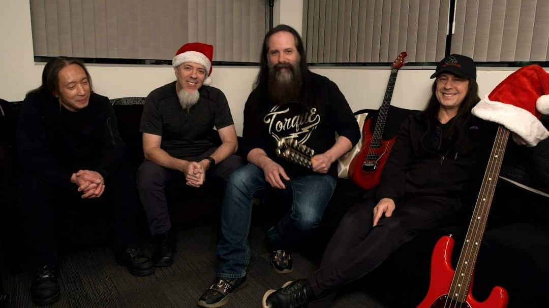 ドリーム・シアターのインスタグラム：「We've just recorded a brand new medley of Holiday classics, called “The Holiday Spirit Carries On”, available for download starting today. With touring cancelled around the world, the incredible members of Dream Theater’s crew have not had the opportunity to work as they normally would in 2020. Please help us support them by purchasing this exclusive Holiday track. All proceeds will go toward these dedicated people who work tirelessly to make Dream Theater concerts possible. Available only through the month of December, for $2.99 USD, via dreamtheaterofficial.bandcamp.com (clickable link in bio!).  #dreamtheater #theholidayspiritcarrieson #happyholidays」